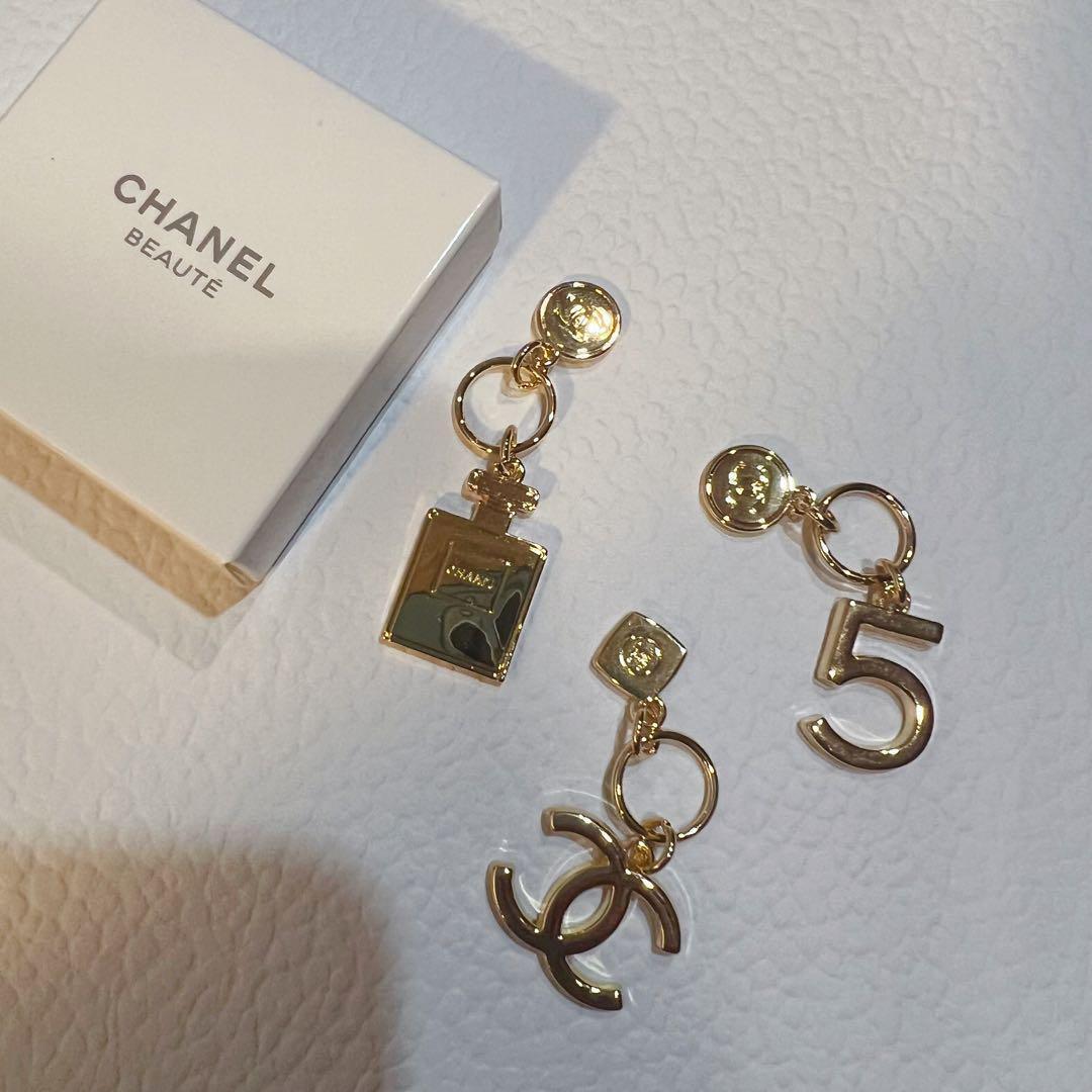 Chanel 2023 Holiday Charm Set